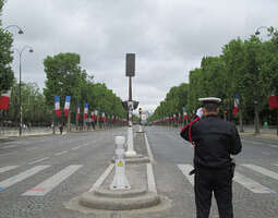 Pariisissa palaa - puolustakaa hyvinvointivaltiota