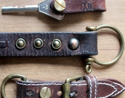 Diy: leather keyholders