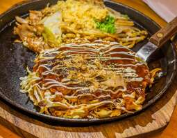 Okonomiyaki. Kaikkea mitä haluat paistettuna.