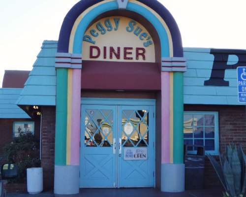 Legendaarinen Peggy Suen 50’s Diner Kaliforni...
