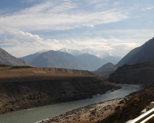 Hyvästi Karakoram Highway – 22 tunnin bussima...