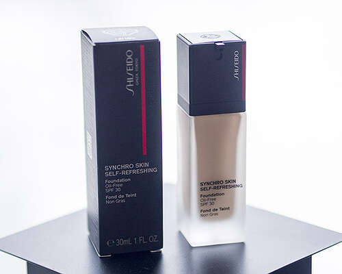 Meikkivoidemaanantai: Shiseido Synchro Skin S...