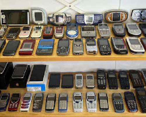 Nokia oli matkapuhelinyhtiö - puhelimet in me...