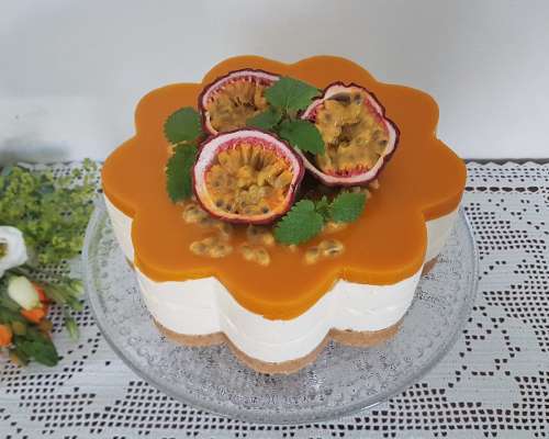 Gluteeniton mangojuustokakku