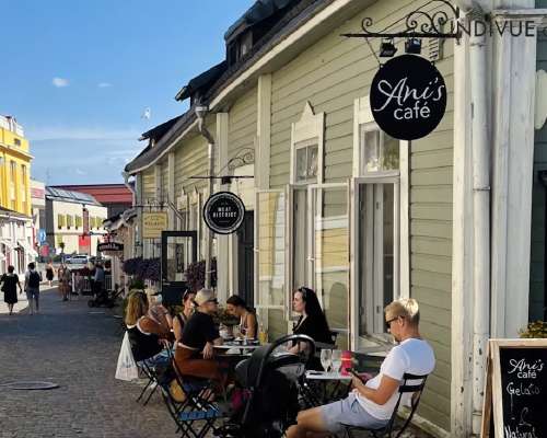 Ani’s Café ja jälkiruokakahvit Vanhassa Porvo...