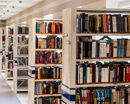 Kirjasto – ja et ole enää koskaan yksin