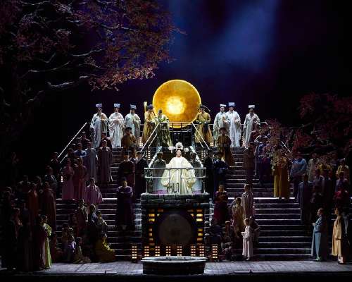 Kansallisoopperan Turandot soi komeasti ja pe...
