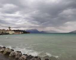Garda-järvi on viehättävä talvellakin ja yllä...