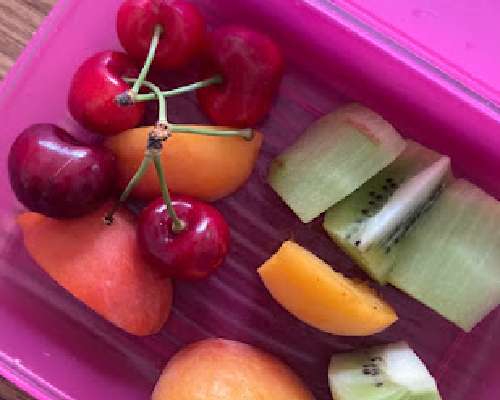 Frutta e verdura nelle scuole, hedelmää välip...