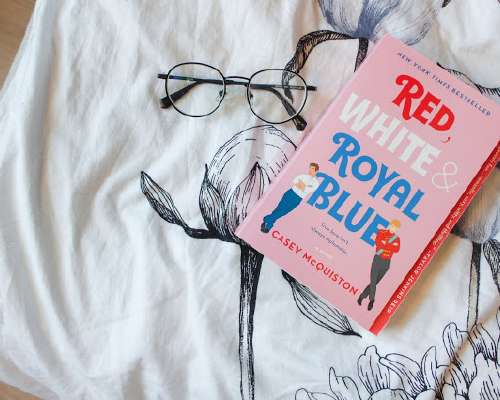17 /40: red, white and royal blue (2019)