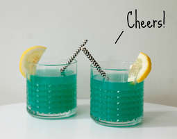 Blue lemon drink (alcoholic)