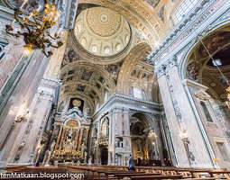 Napolin nähtävyyksiä - Chiesa del Gesù Nuovo