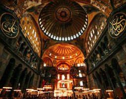 Hetki Hagia Sophian heijastuksissa