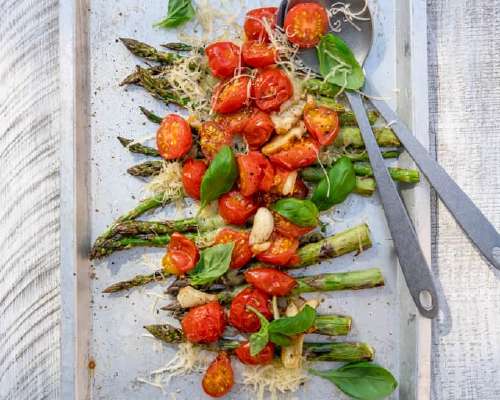 Grillattua parsaa ja tomaatteja – mikä herkku!