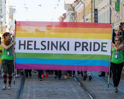#Poliisi turvaa taas #Helsinki #Pride-kulkuetta