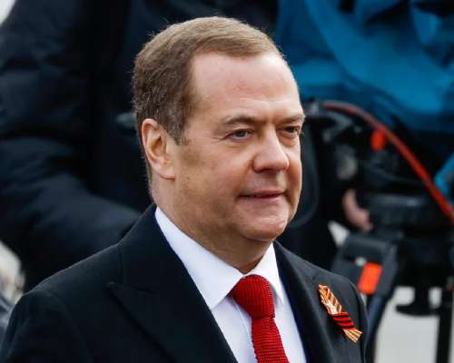 #Venäjä’n känninen #pontikka’pää-#Medvedev: #...