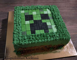 Minecraft-kakku mansikka-valkosuklaatäytteellä