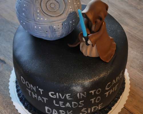 Star Wars-kakku daimsuklaamoussella