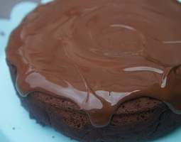 Terveellinen suklaakakku (vegaani)