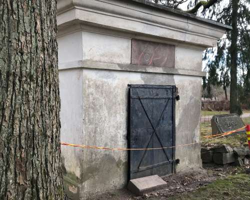 Carl Olof Cronstedtin hautakappeli Vantaalla