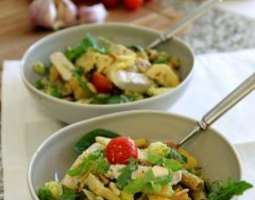 Gluteeniton kana-pastasalaatti & vihreä pesto