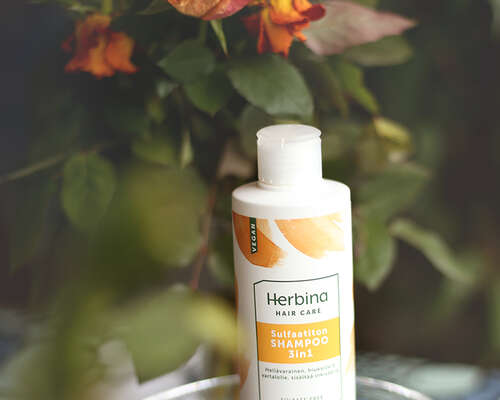 Testissä Herbinan sulfaatiton shampoo