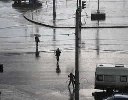 Harmaa kuin Novosibirsk sateella