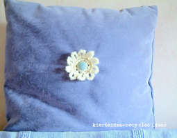 Vähän tyynytuunausta - Simple cushion makeover