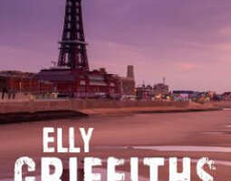 Elly Griffiths: Korppikuningas