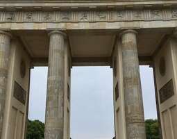Berliinin taivaan alla hengittämässä historiaa