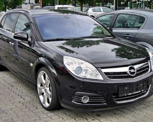 Opel Signum – Erikoinen ulkomuoto pilasi muut...