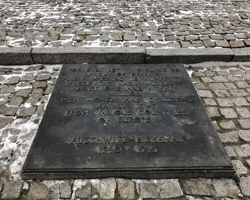 Auschwitz-Birkenau – 75 vuotta keskitysleirin...