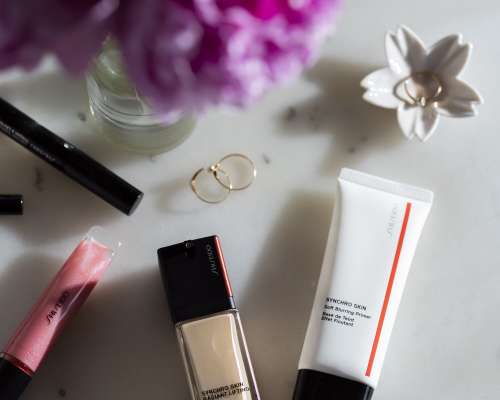 Shiseido Synchro Skin Radiant Lifting meikkivoide