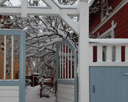 Luminen kaupunki / Old Town with snow