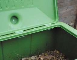 Kompostialueen kunnostusta ja keittiöremonttia