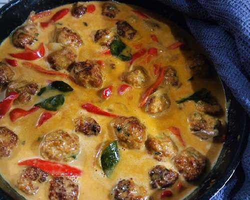 Thai chicken meatballs in coconut curry sauce