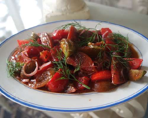 Tomaattisalaatti à la Myllymäki