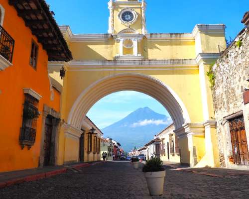 Antigua on Guatemalan turistivetonaula
