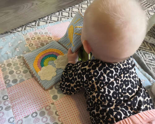 Virkattu vauvan kirja