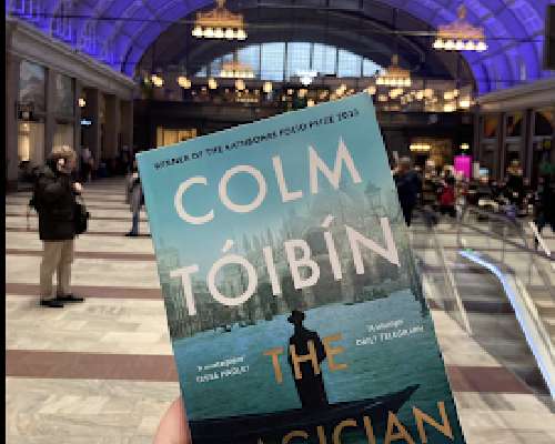 The Magician / Colm Toibin
