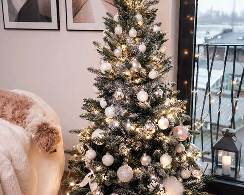 Our DIY Frosty Christmas tree