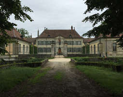 Linnasta linnaan: Château de Vullierens ja Ii...