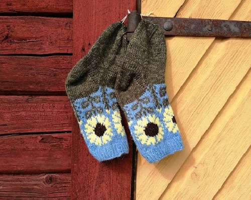 Auringonkukkasukat / Sunflower socks