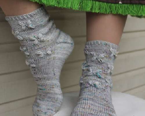 Sukka kukin koristeltuna / Caliandra socks