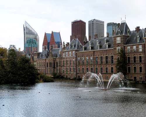 Moninainen Haag