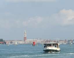Venetsia -tuo kelluva romantiikan kaupunki