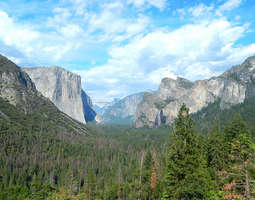 Yosemite - vesiputouksia ja lumoavia maisemia...