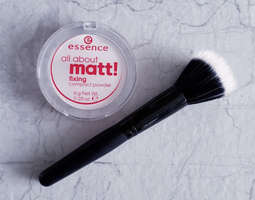 essence all about matt! fixing compact powder...