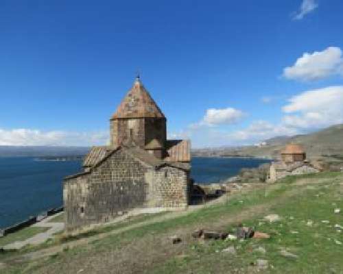 Armenian luostarit: Sevanavank, Garni ja Geghard