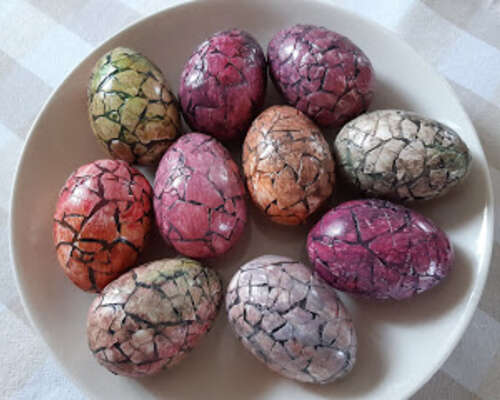 Styroksmunat munankuorilla